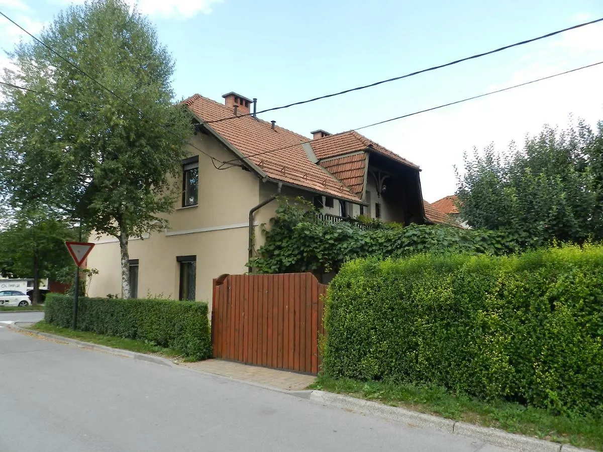Nice Apartment With Free Car Parking, Wifi And Bikes For Free Lubiana
